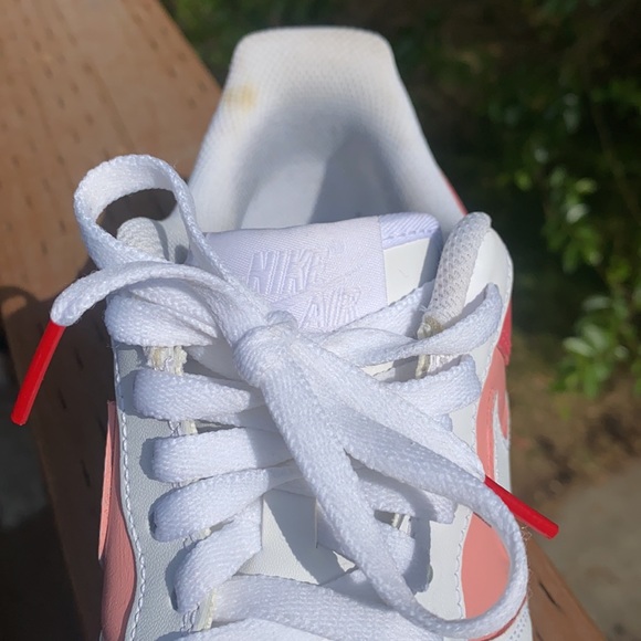 SIZE 9.5 men’s / 11 women’s NIKE AIR FORCE 1’s - Picture 5 of 9
